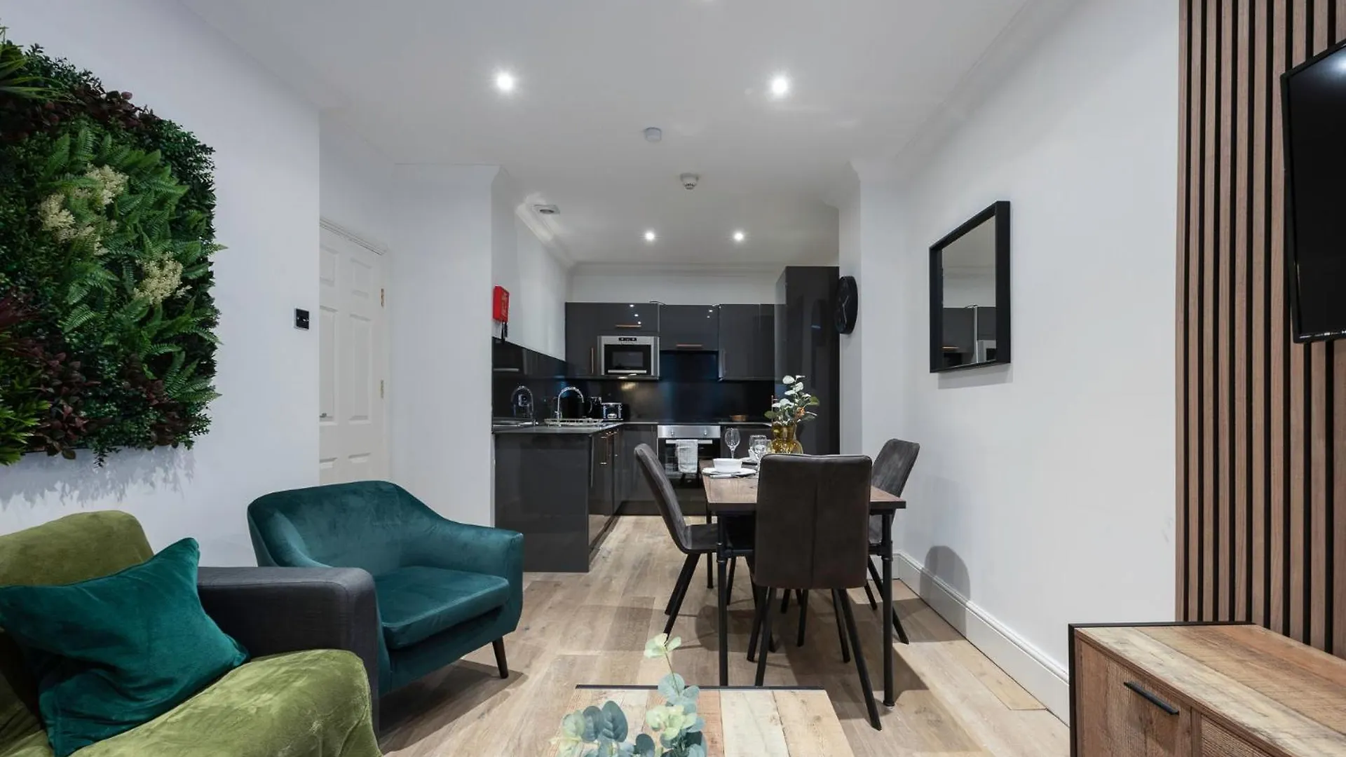 Apartment Stunning Two Bedroom Brighton Penthouse