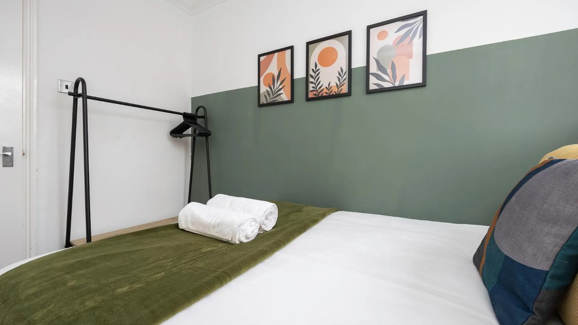 Stunning Two Bedroom Brighton Penthouse Apartment