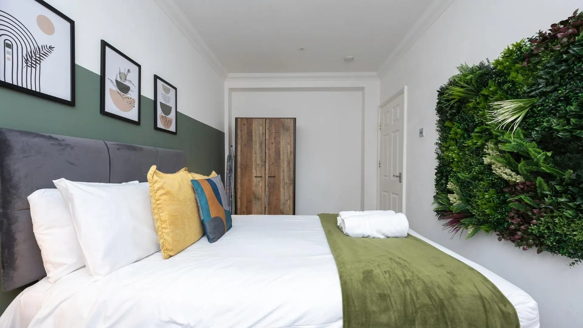 Stunning Two Bedroom Brighton Penthouse Apartment Brighton