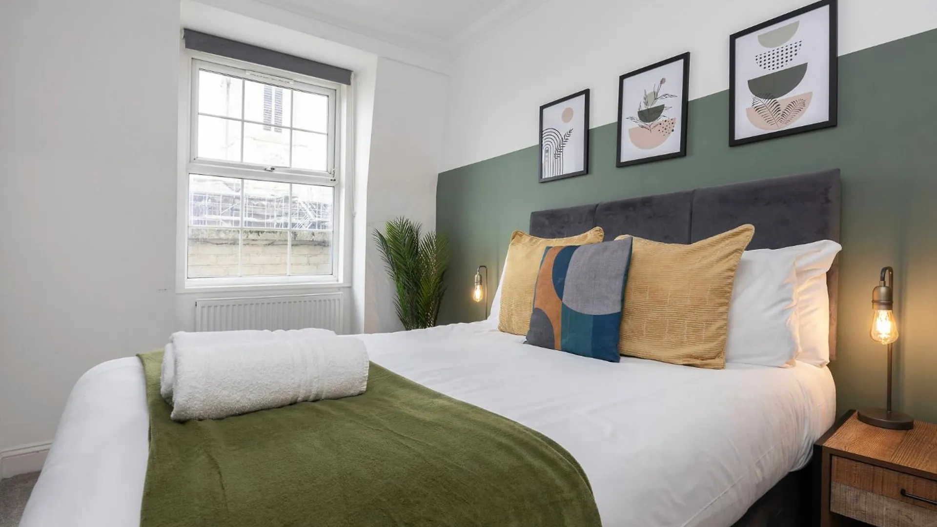 Apartment Stunning Two Bedroom Brighton Penthouse